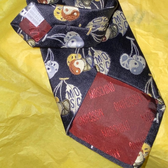 Vtg MOSCHINO Rare Silk Cherry Weave Necktie - Picture 5 of 12